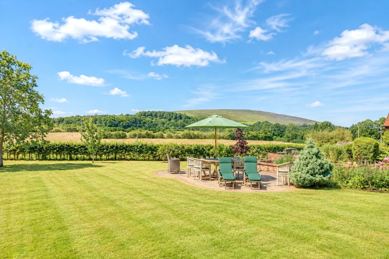 Brockwell Lane, Wootton Courtenay, photo 18