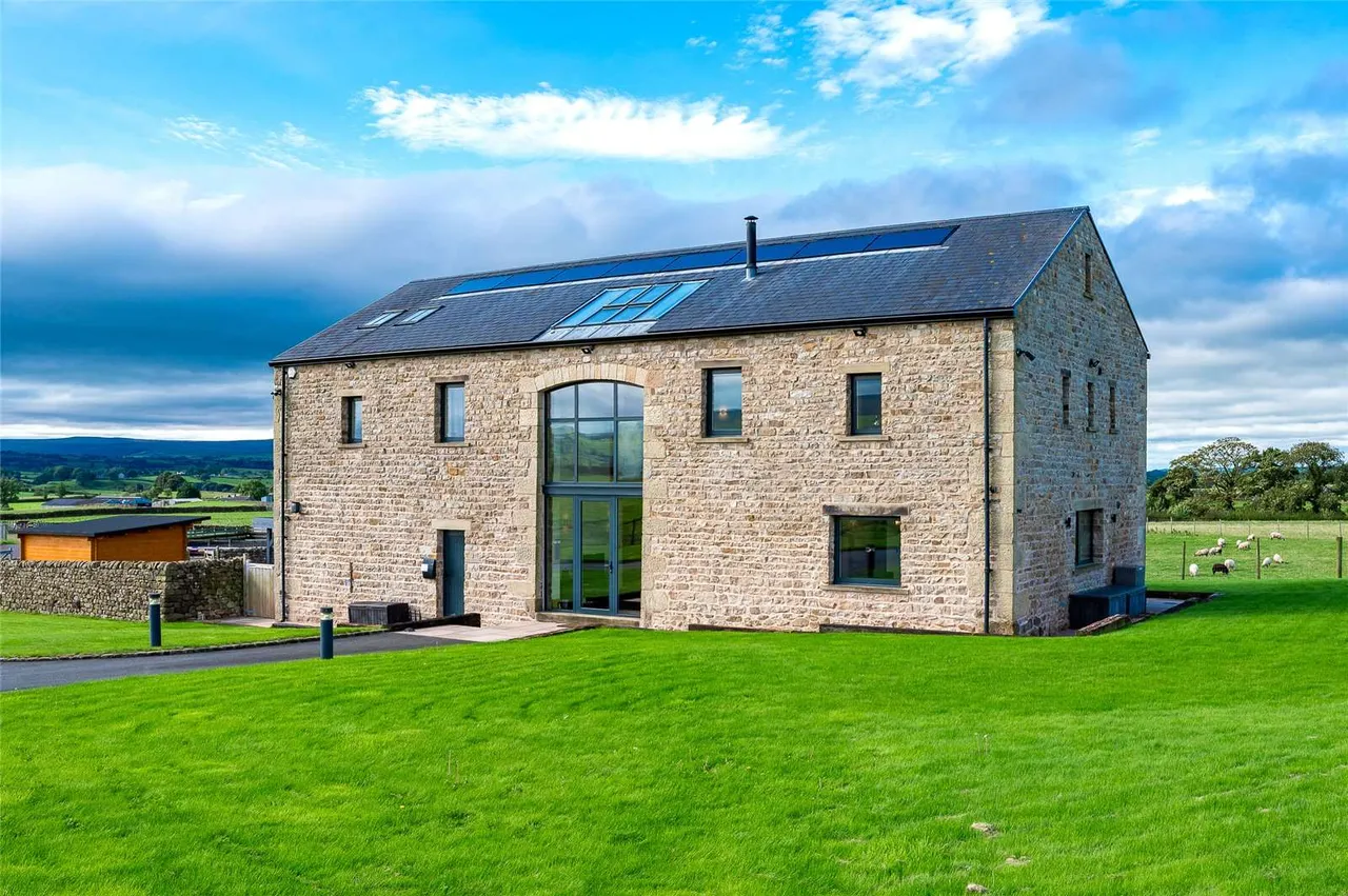 Ingleborough View Barn, Westhouse, Ingleton, North Yorkshire, LA6 3NZ, photo 5