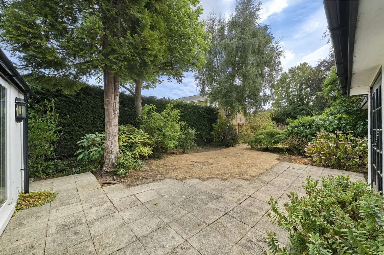 High Pine Close, Weybridge, KT13, photo 19