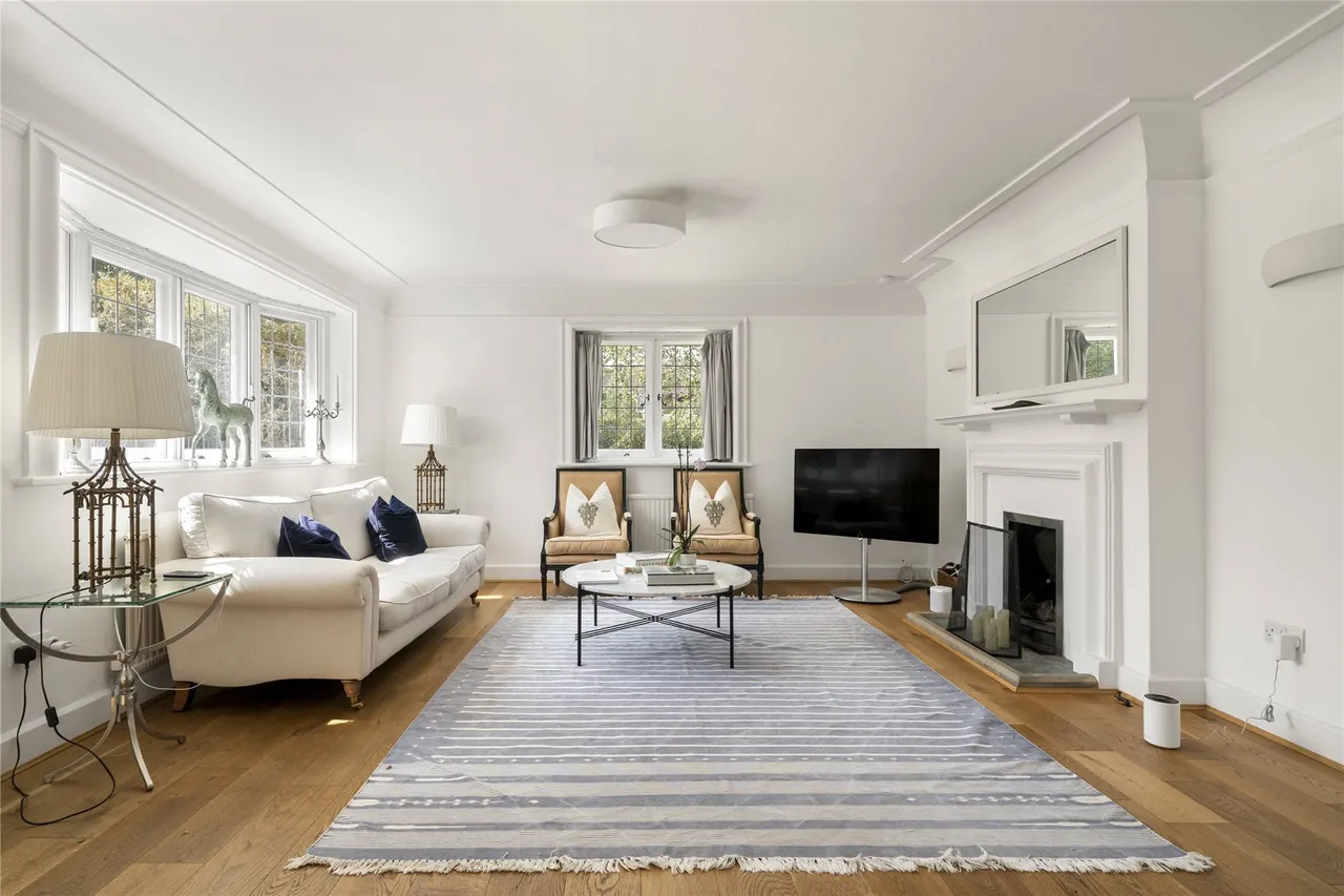 High Pine Close, Weybridge, KT13, photo 2
