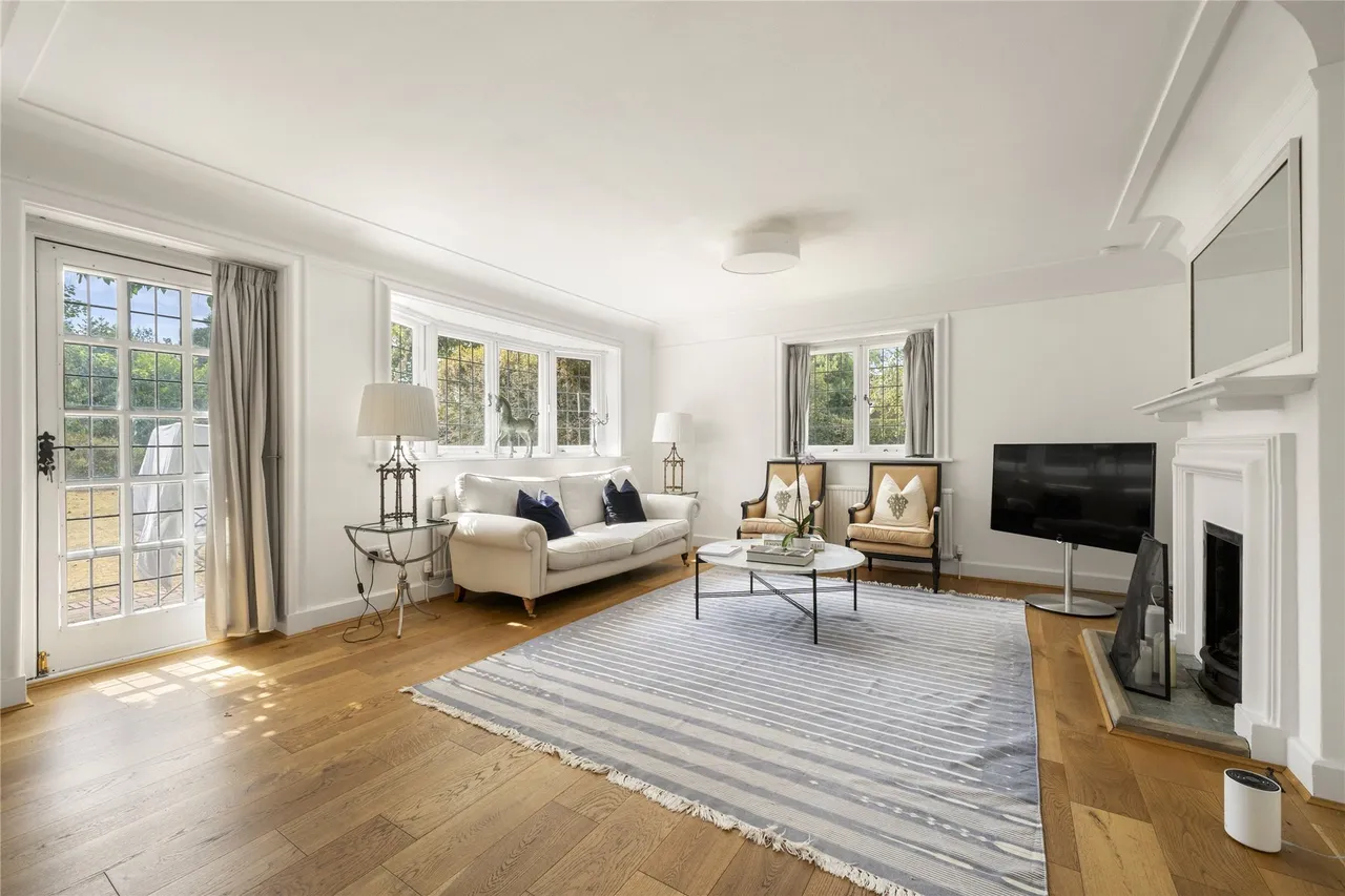 High Pine Close, Weybridge, KT13, photo 3