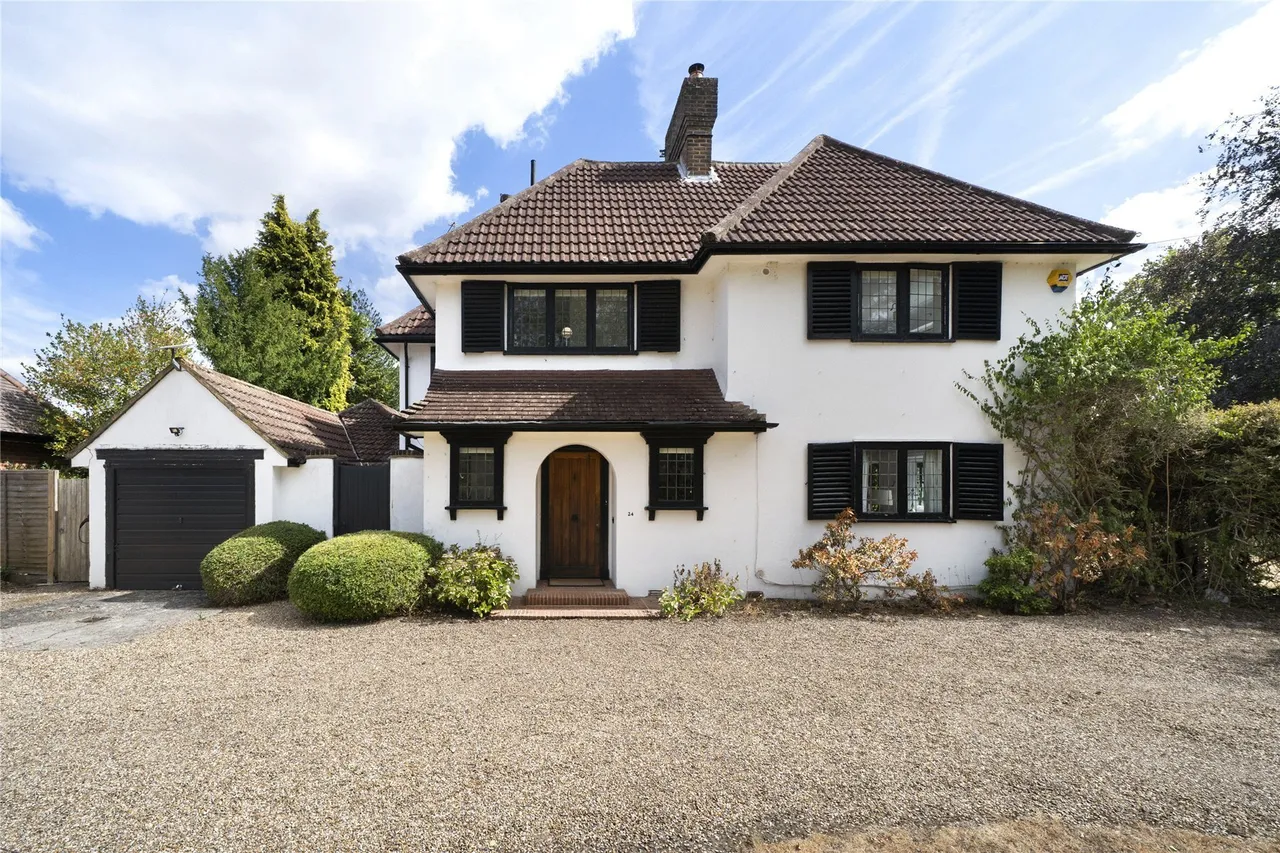5 bed house for sale, High Pine Close, Weybridge, KT13
