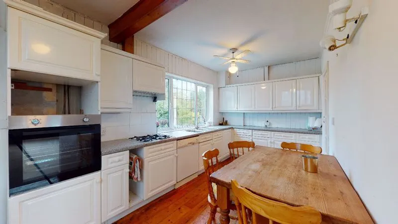 Newlands Avenue, Thames Ditton KT7 0HD, photo 11
