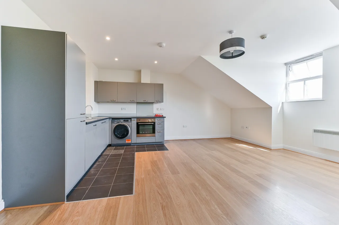 Flat 21 The Maltings, 1 Beaumont Drive, Worcester Park, photo 4