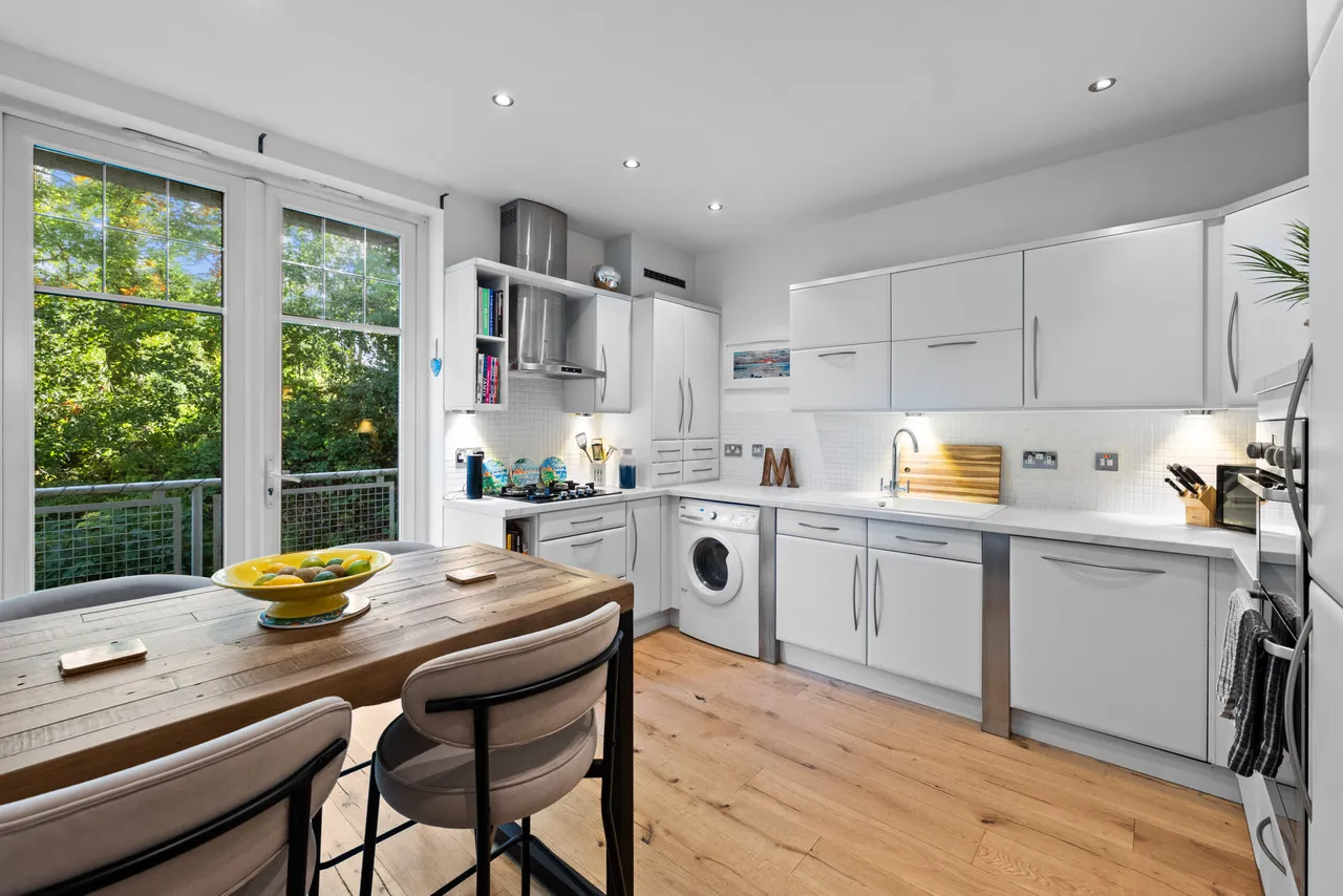 Whitecraigs Court, Giffnock, photo 6