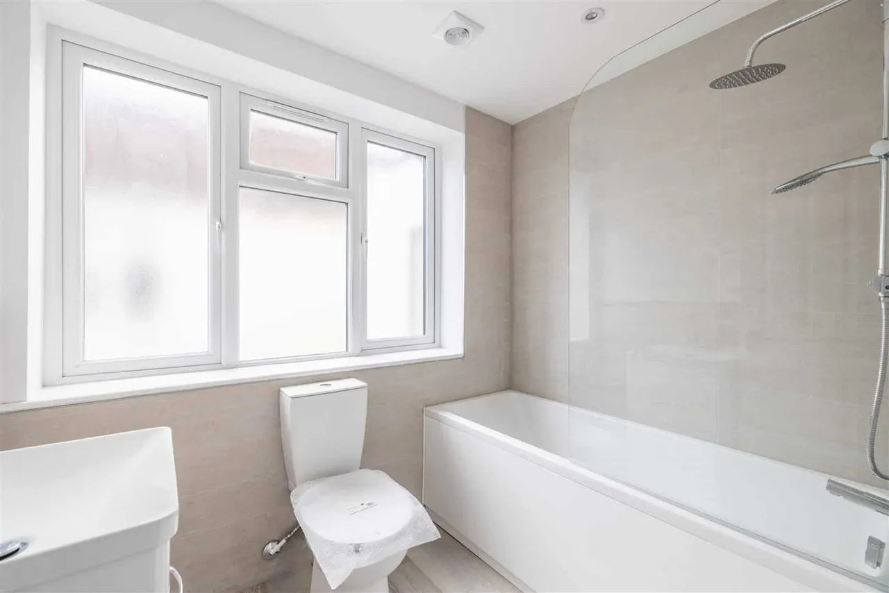 St Leonards Road, Windsor, SL4 3DW, photo 8