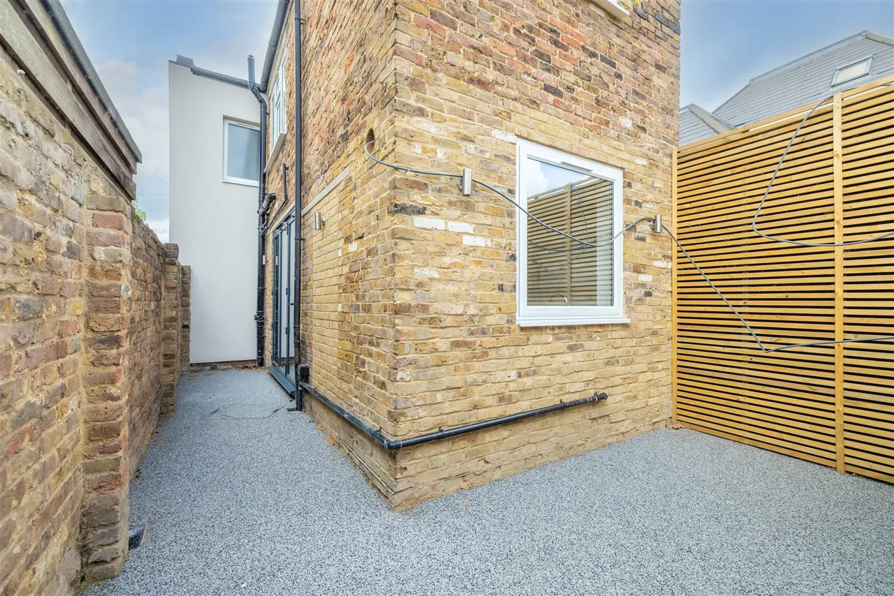 St Leonards Road, Windsor, SL4 3DW, photo 11