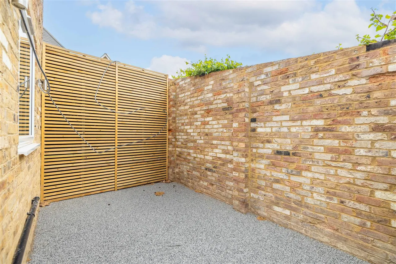St Leonards Road, Windsor, SL4 3DW, photo 10