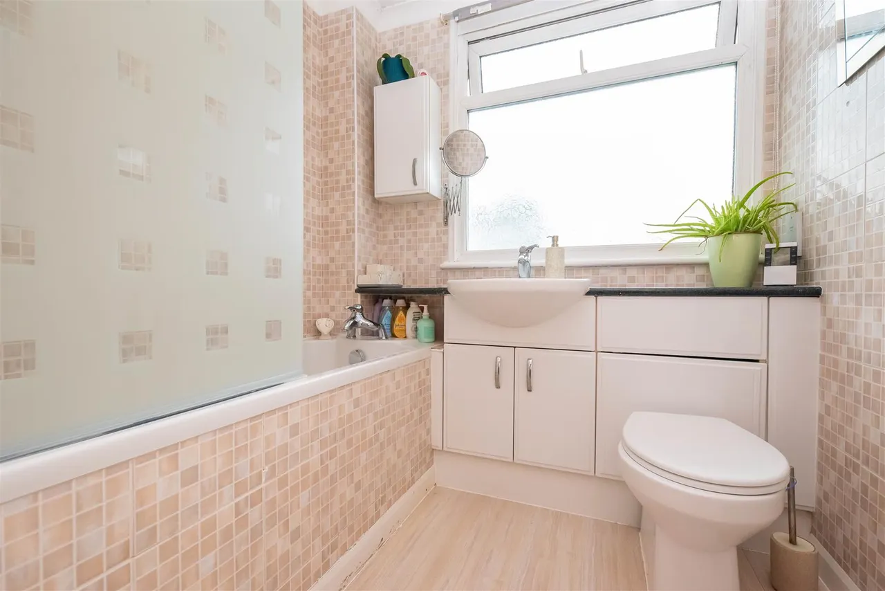 Kepple Place, Bagshot, photo 11