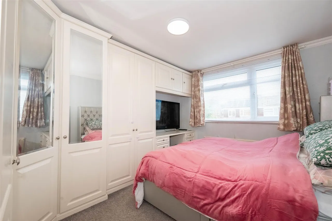 Kepple Place, Bagshot, photo 8