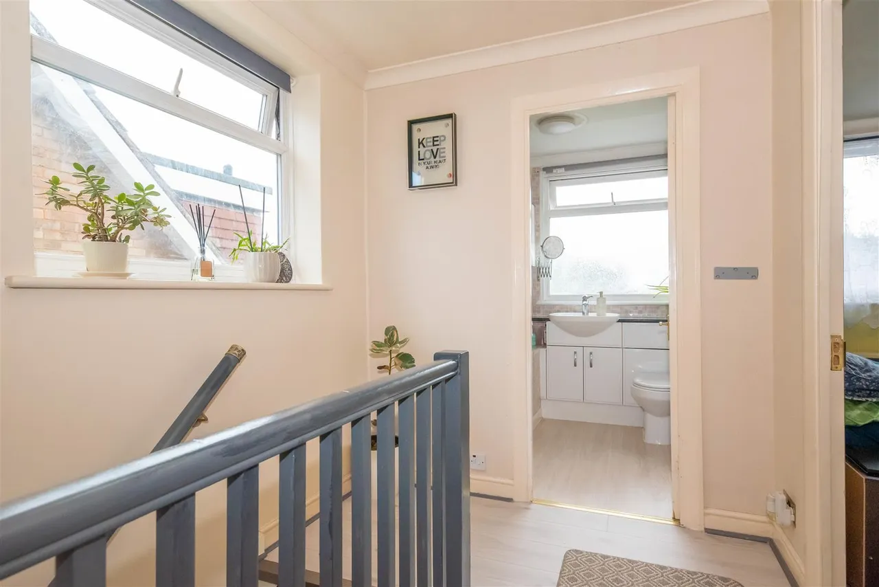 Kepple Place, Bagshot, photo 16