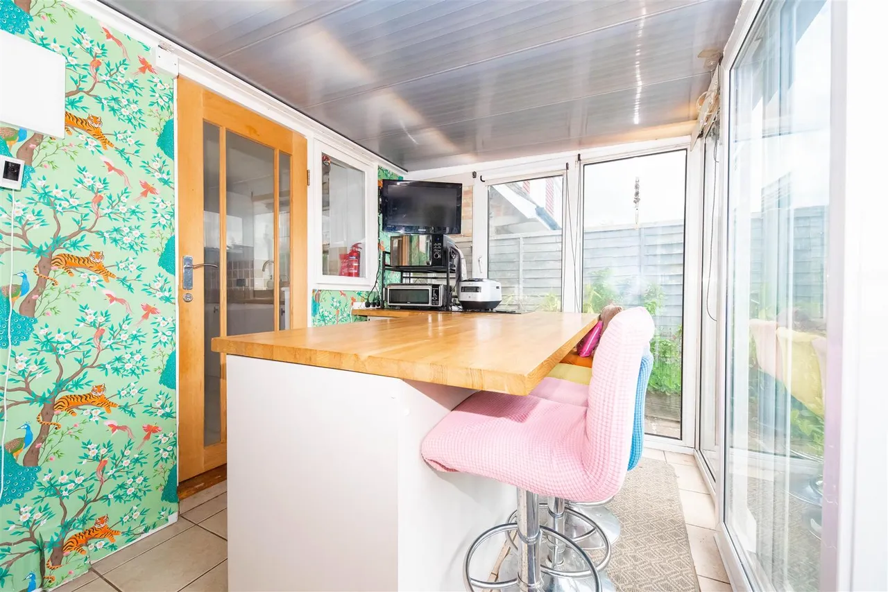 Kepple Place, Bagshot, photo 7