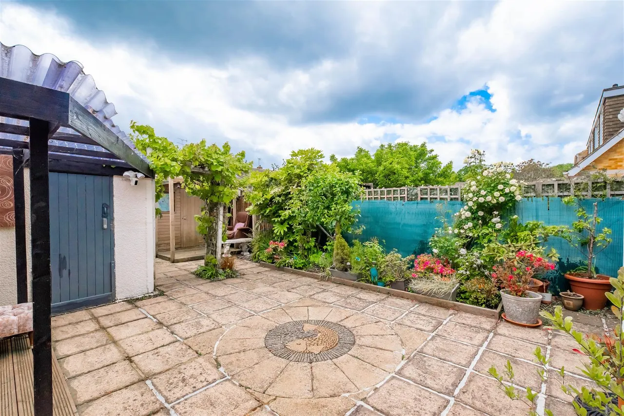Kepple Place, Bagshot, photo 5