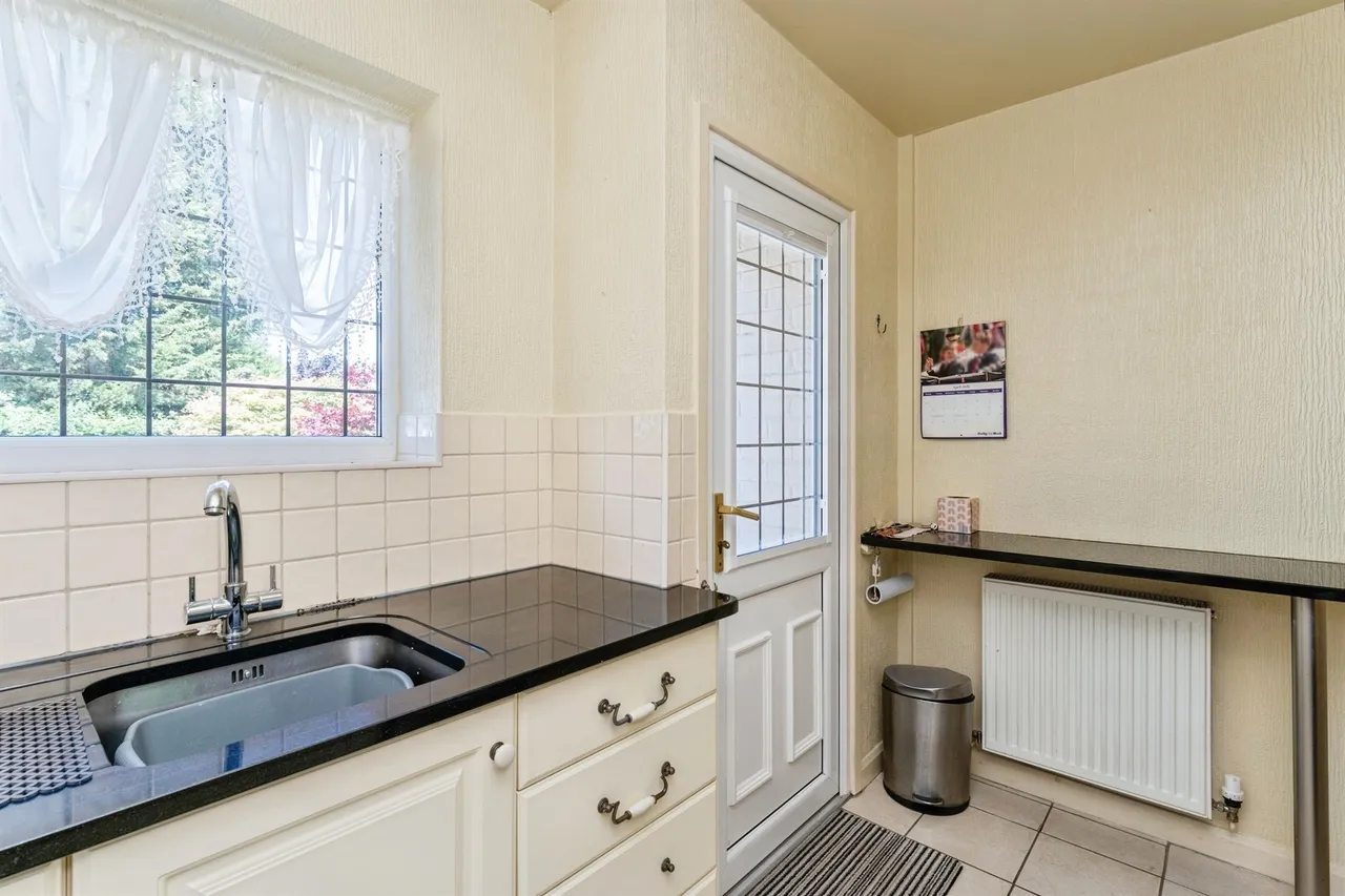 Caldy Close, Chester, photo 6