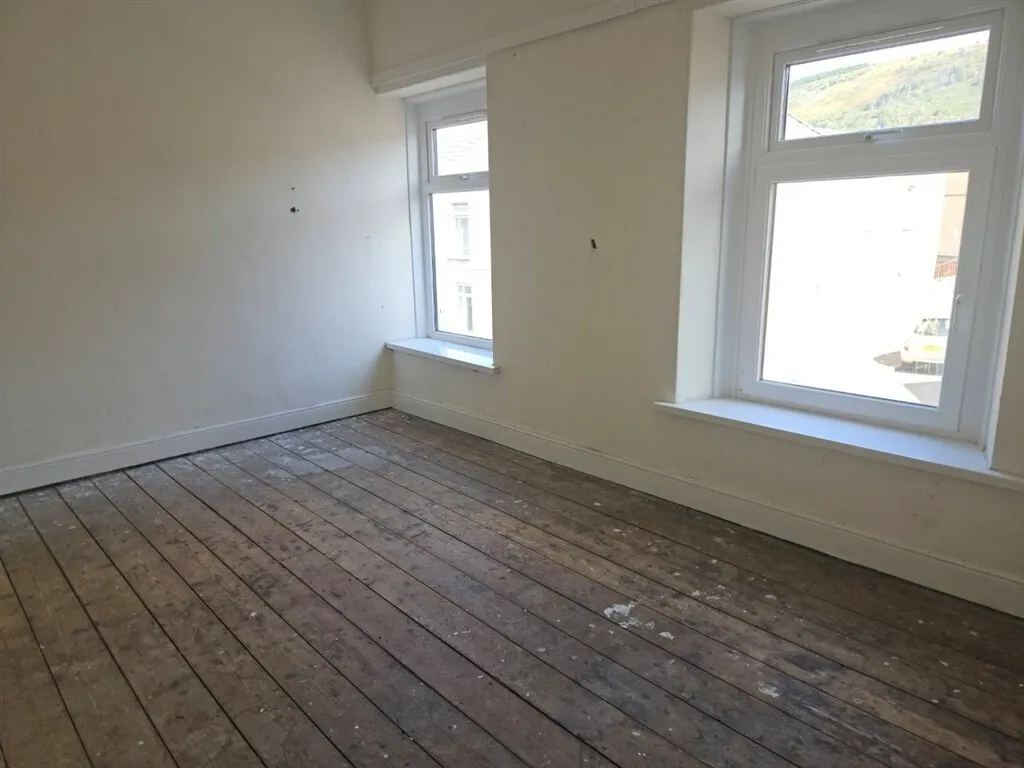 Sandfields Road, PORT TALBOT, photo 8