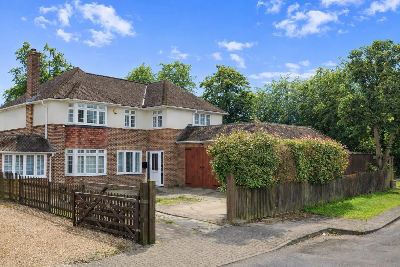 5 bed house for sale, Cheyne Close, Bromley, BR2