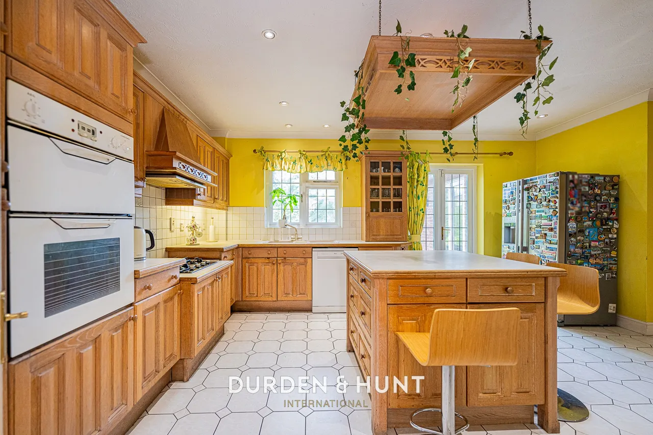 Tall Trees Close, Hornchurch, RM11, photo 7