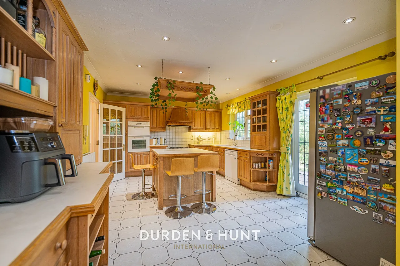 Tall Trees Close, Hornchurch, RM11, photo 5