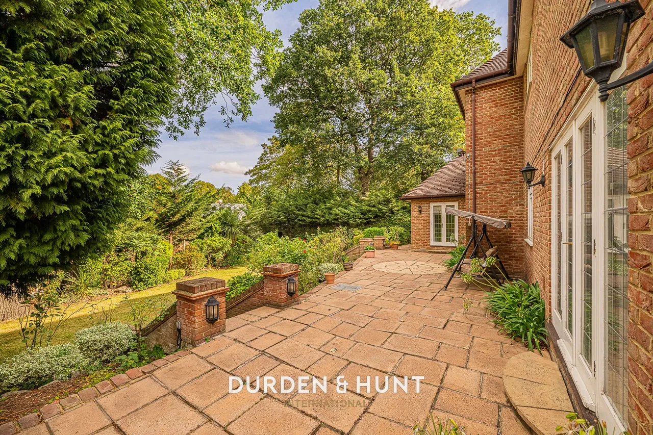 Tall Trees Close, Hornchurch, RM11, photo 32