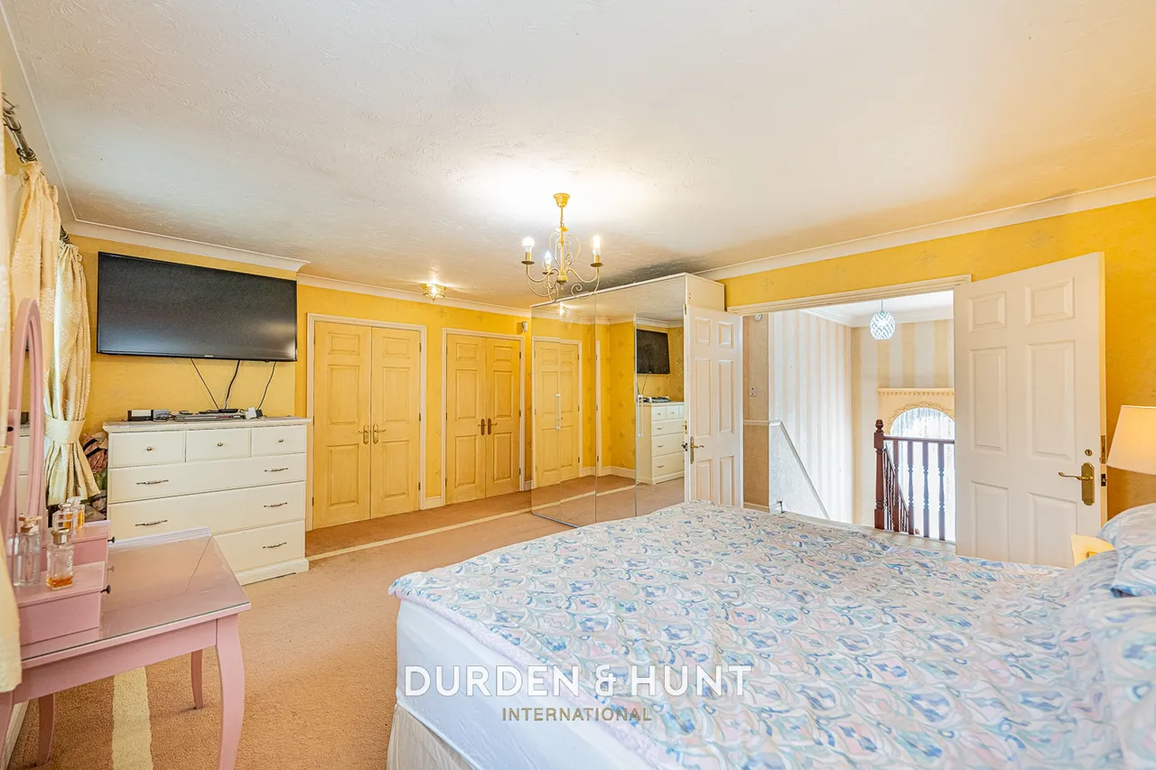 Tall Trees Close, Hornchurch, RM11, photo 20