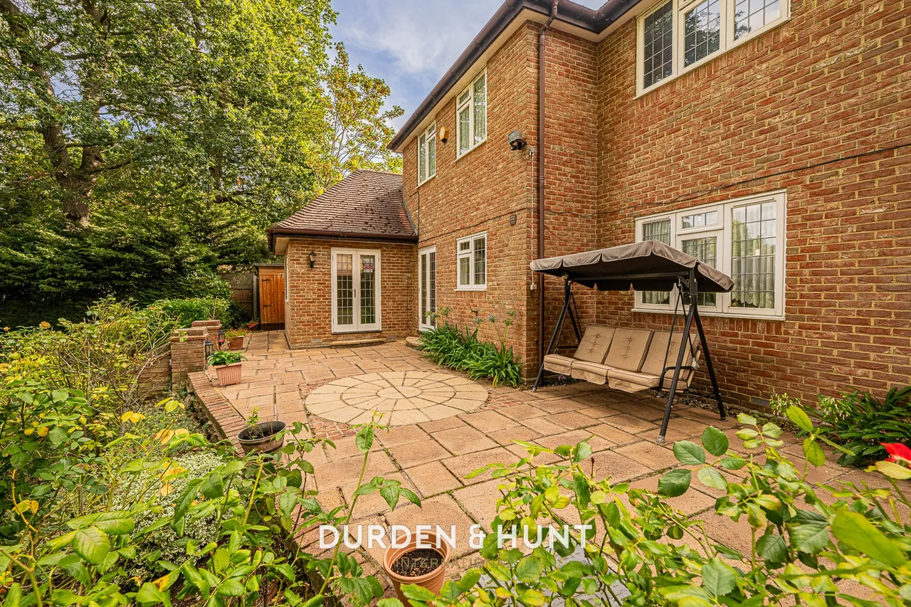 Tall Trees Close, Hornchurch, RM11, photo 33