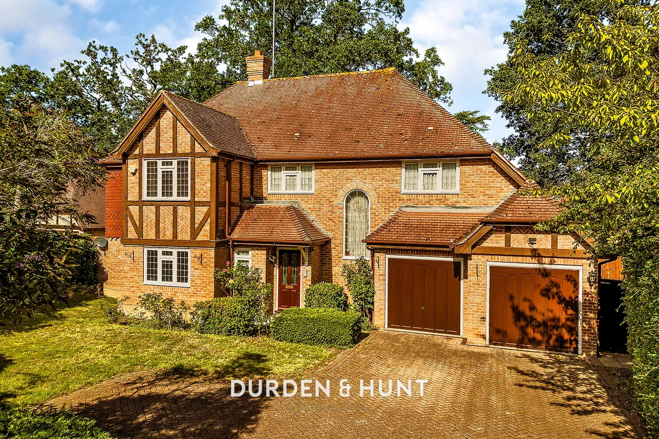 6 bed house for sale, Tall Trees Close, Hornchurch, RM11