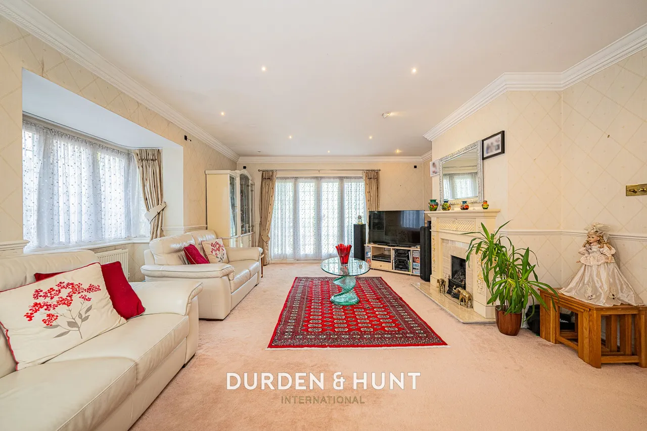 Tall Trees Close, Hornchurch, RM11, photo 4