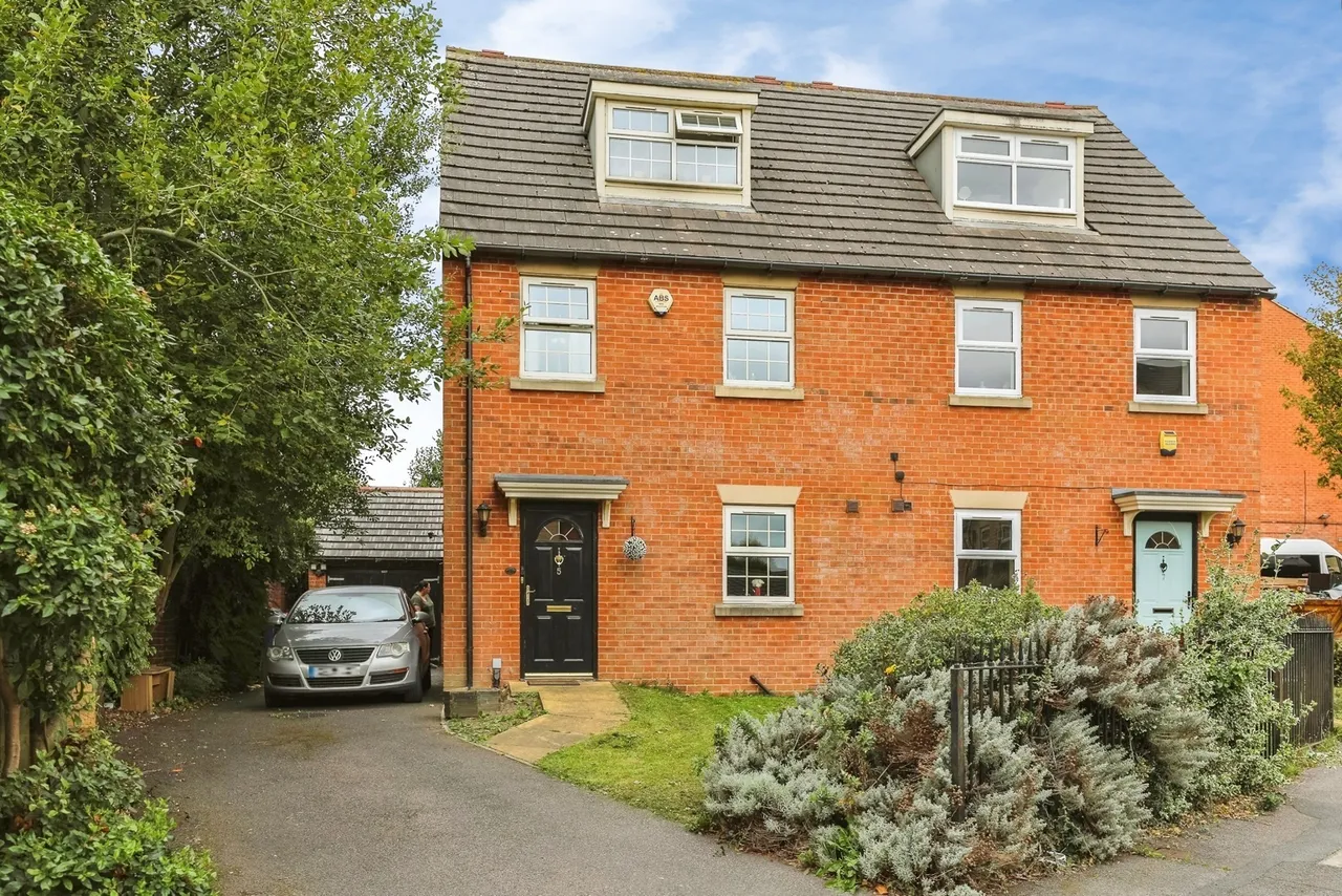 3 bed house for sale, The Rise, Brierley, S72