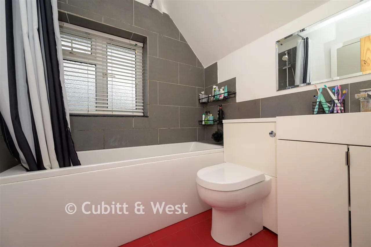 Meath Green Avenue, Horley, RH6, photo 10