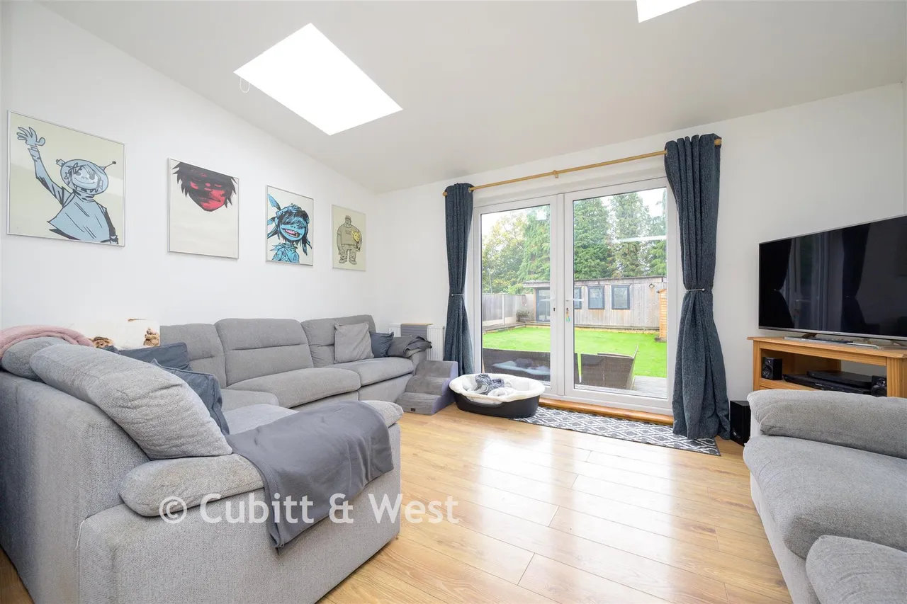 Meath Green Avenue, Horley, RH6, photo 5