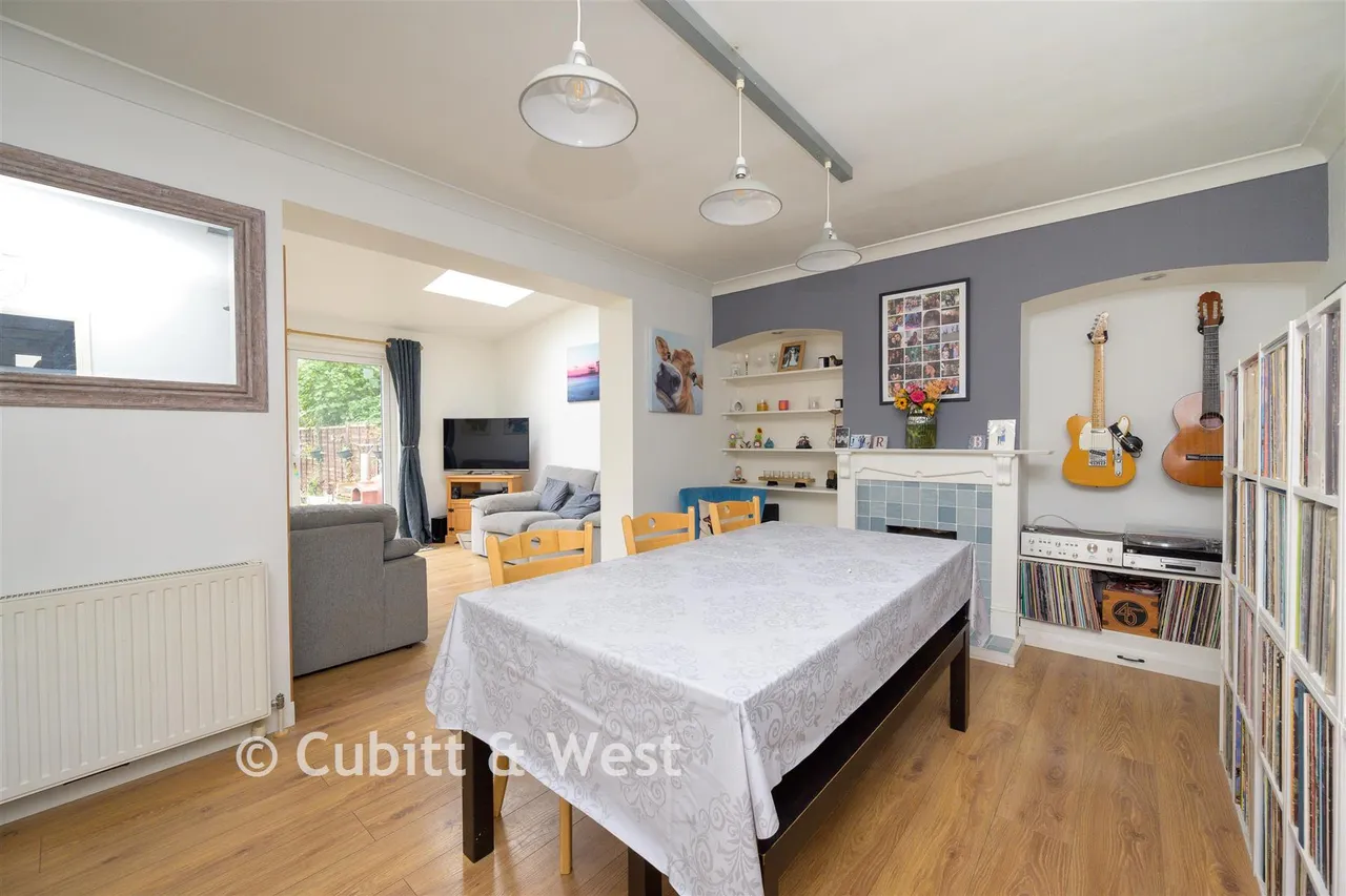Meath Green Avenue, Horley, RH6, photo 3