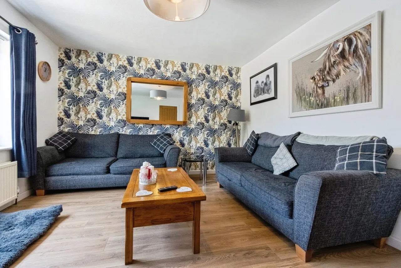 Lowmoor Crescent, Hall Green, Wakefield, West Yorkshire, WF4, photo 2