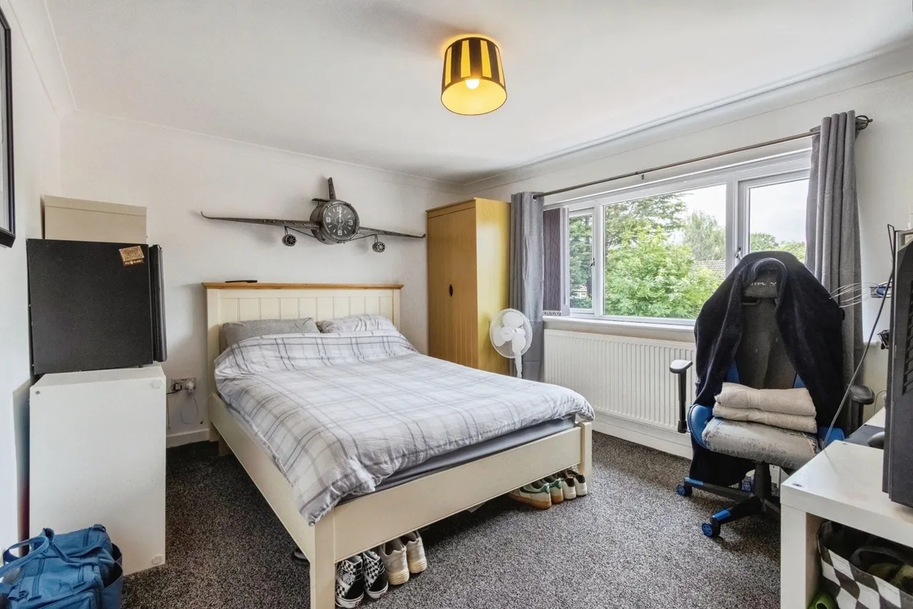 Lowmoor Crescent, Hall Green, Wakefield, West Yorkshire, WF4, photo 9