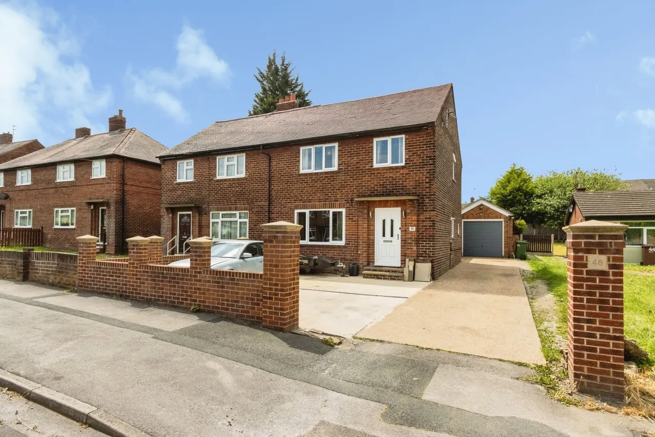 3 bed house for sale — Lowmoor Crescent, Hall Green, Wakefield, West Yorkshire, WF4