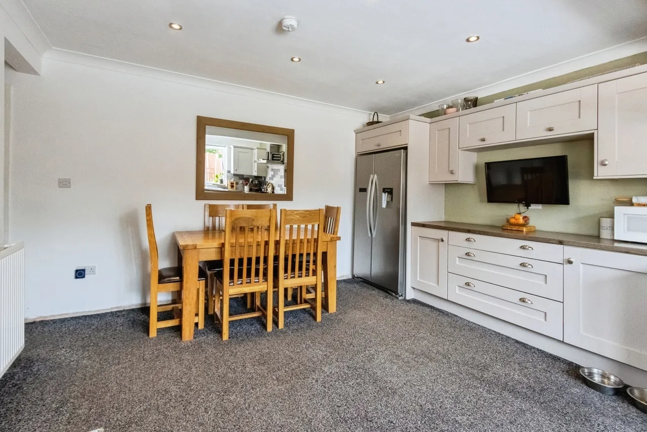 Lowmoor Crescent, Hall Green, Wakefield, West Yorkshire, WF4, photo 7