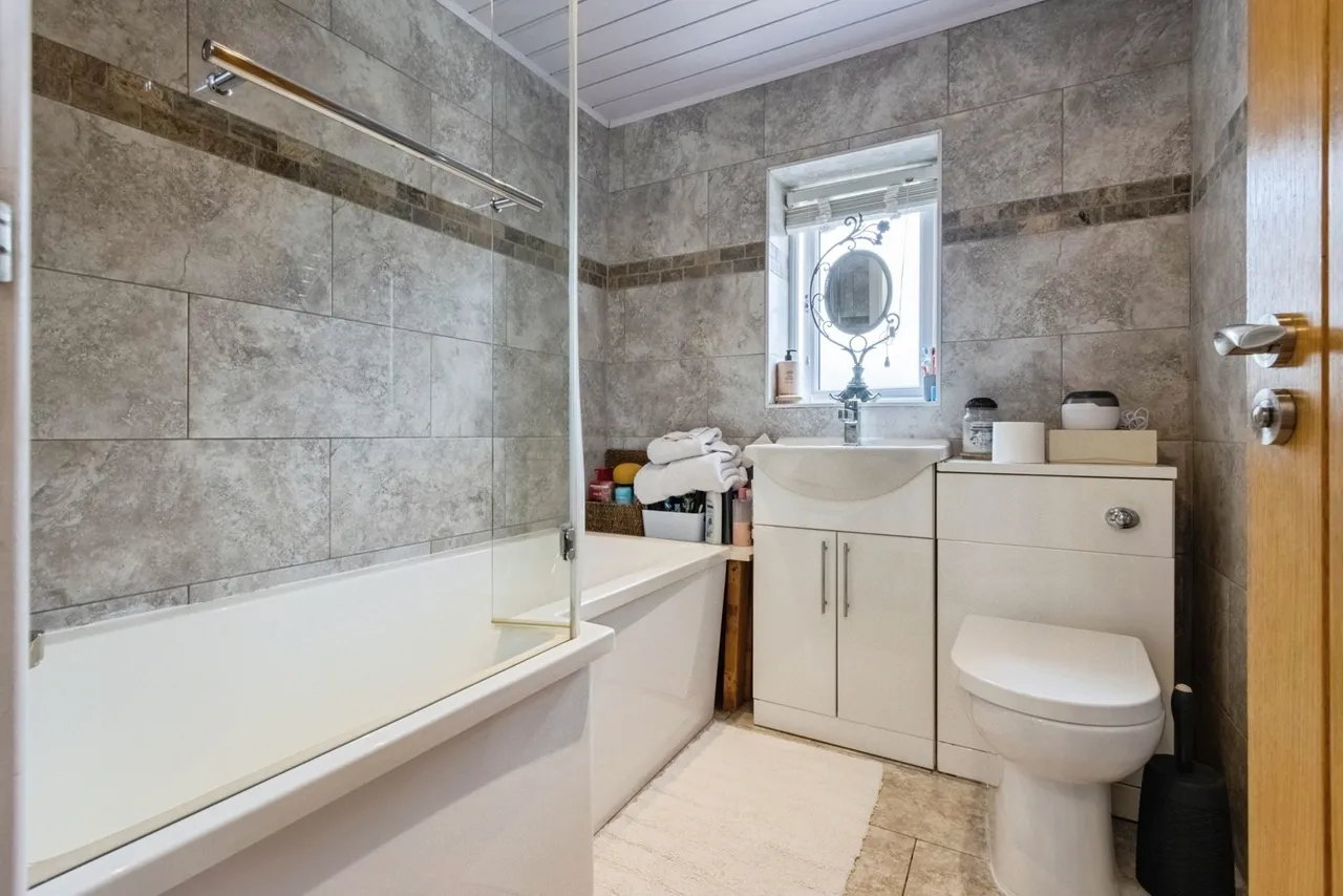 Lowmoor Crescent, Hall Green, Wakefield, West Yorkshire, WF4, photo 14