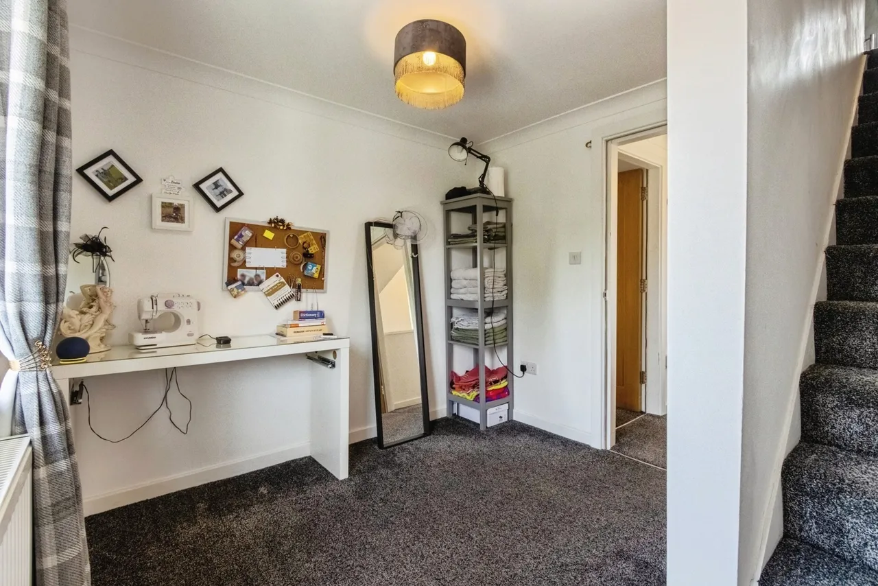 Lowmoor Crescent, Hall Green, Wakefield, West Yorkshire, WF4, photo 10