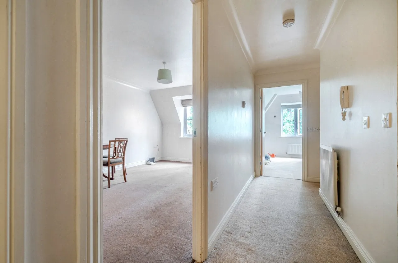 London Road, Guildford, GU1, photo 9