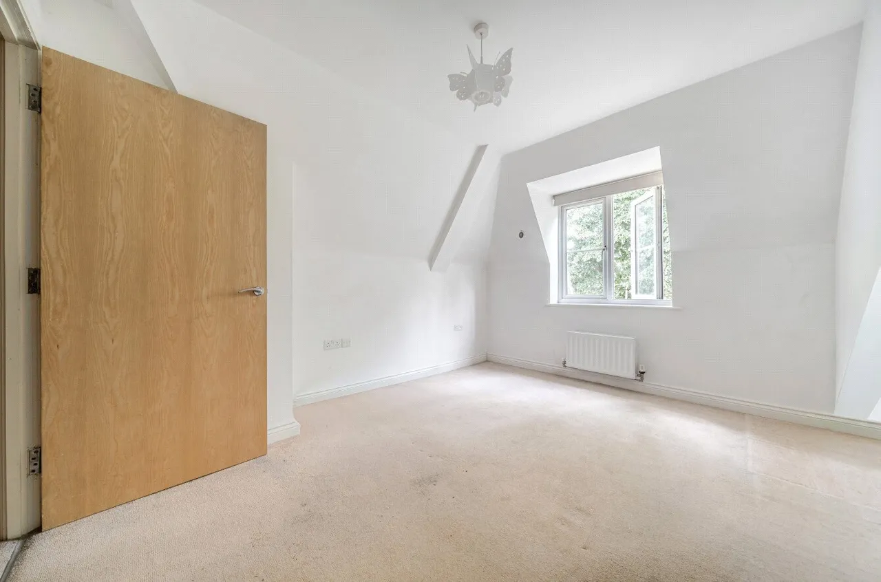London Road, Guildford, GU1, photo 10
