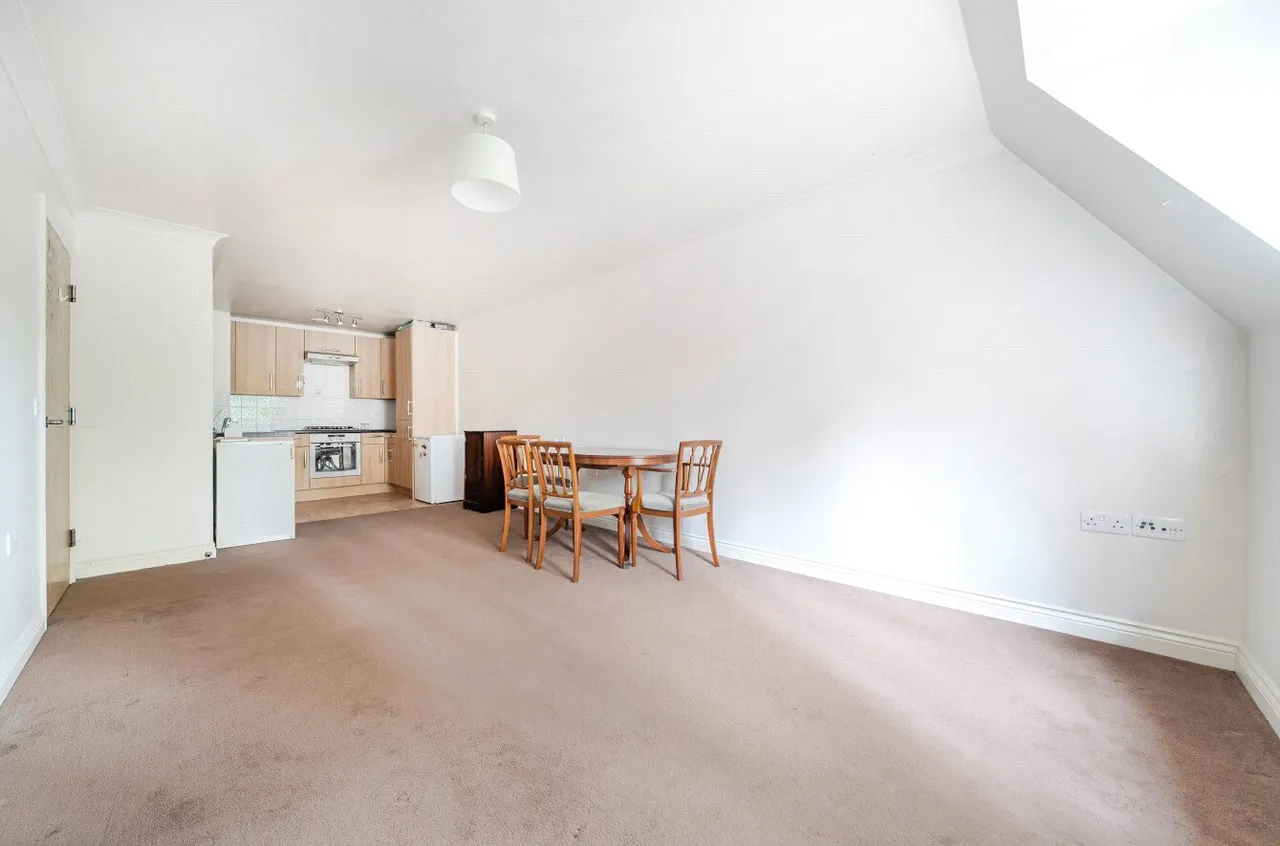 London Road, Guildford, GU1, photo 6