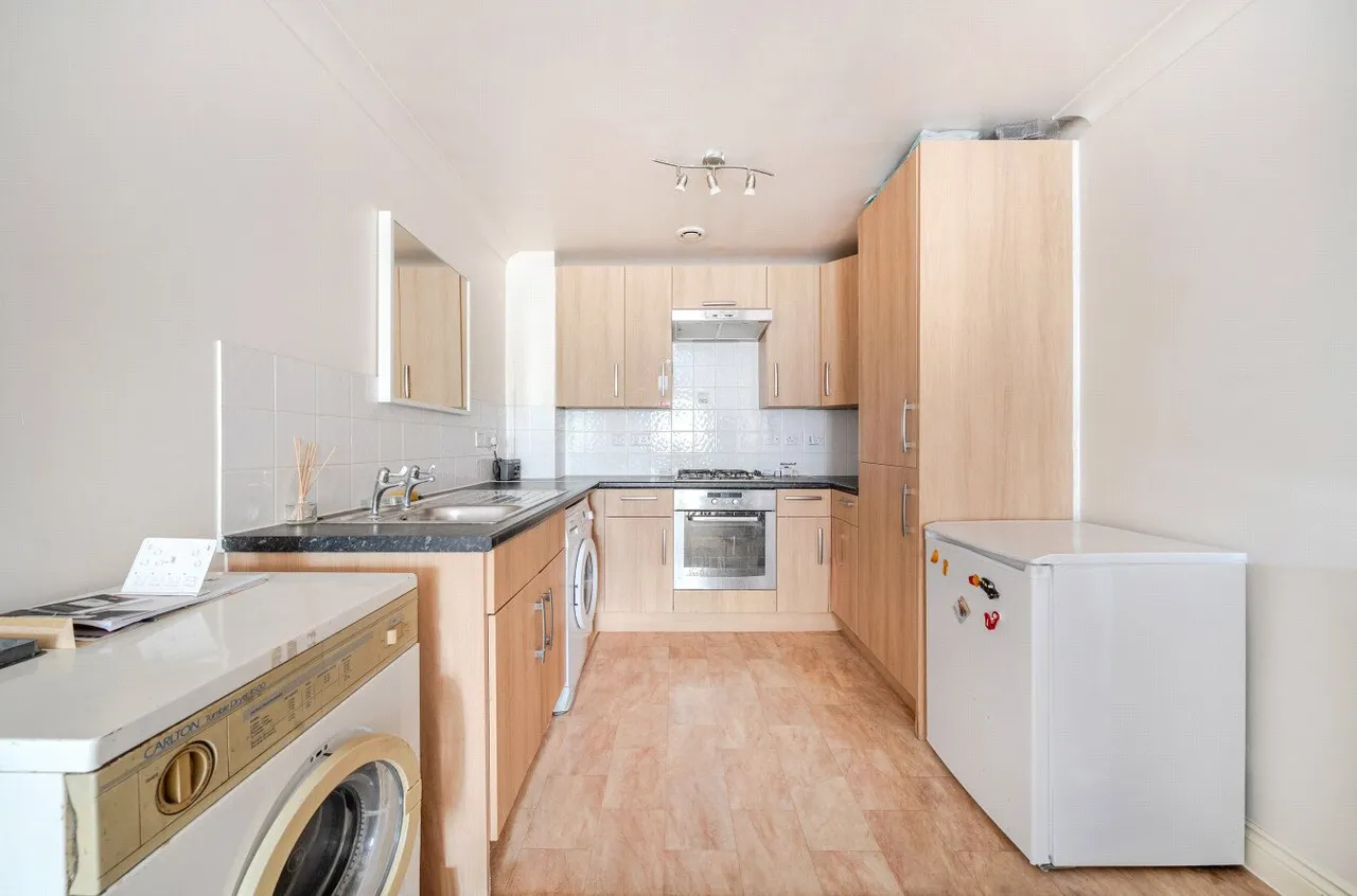 London Road, Guildford, GU1, photo 5