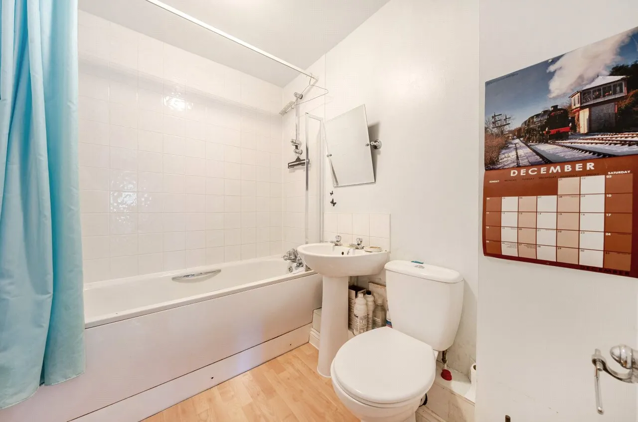 London Road, Guildford, GU1, photo 8
