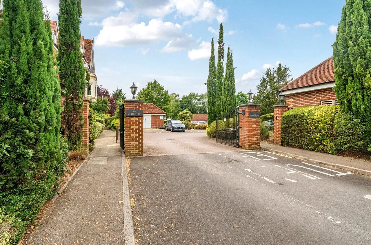 London Road, Guildford, GU1, photo 15