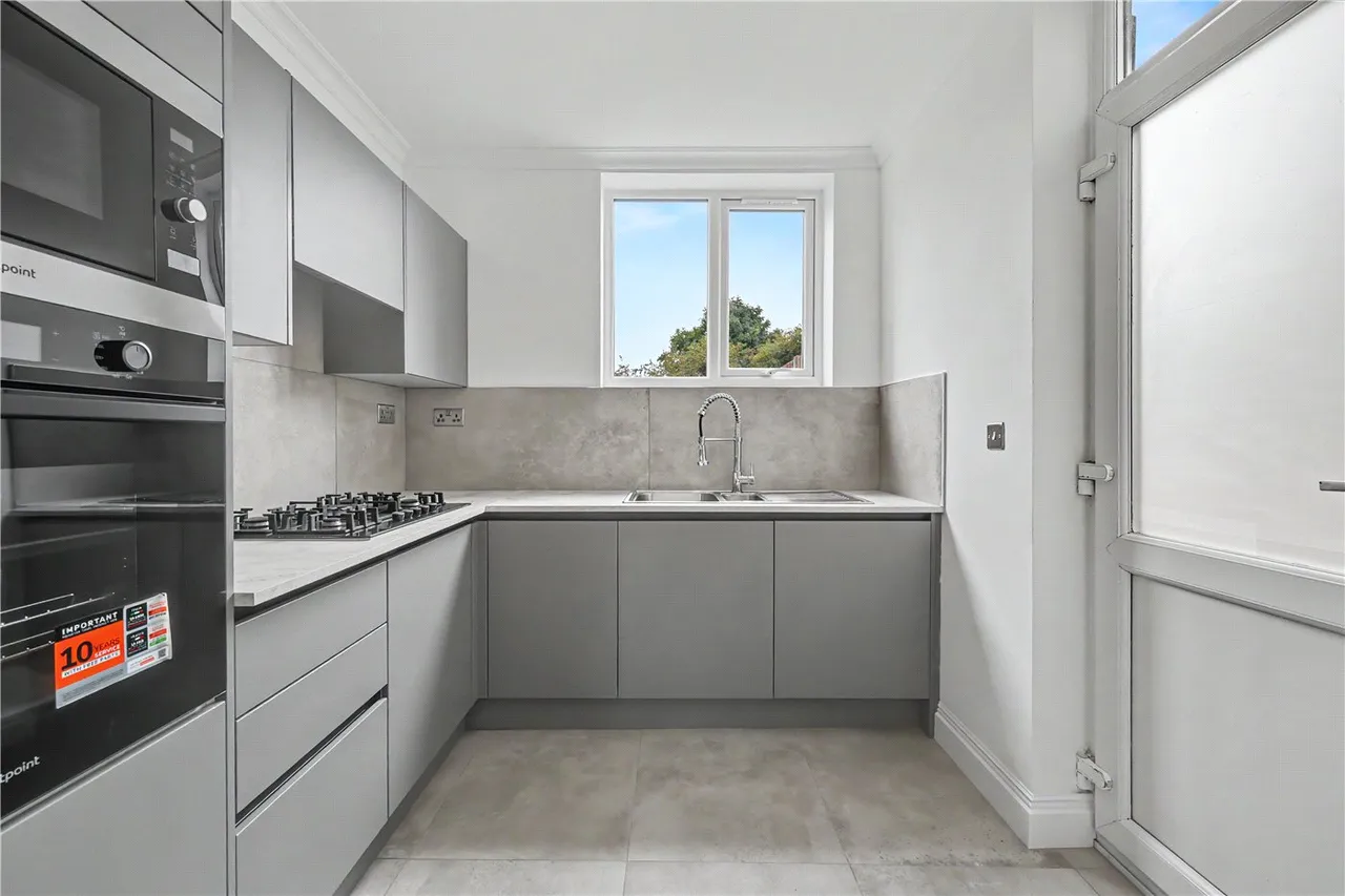 Burnley Road, London, NW10, photo 5