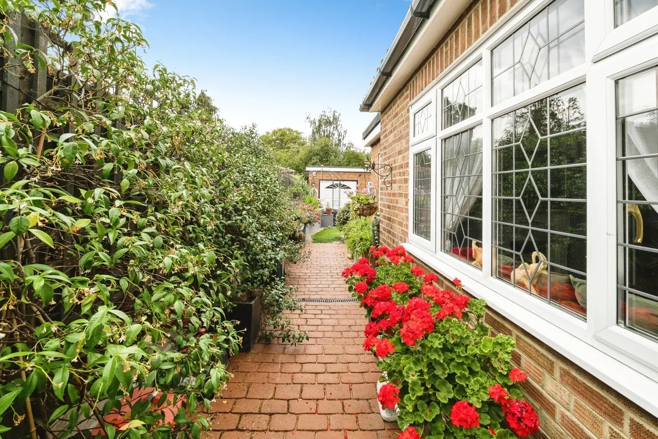 Briscoe Road, Rainham, RM13, photo 10