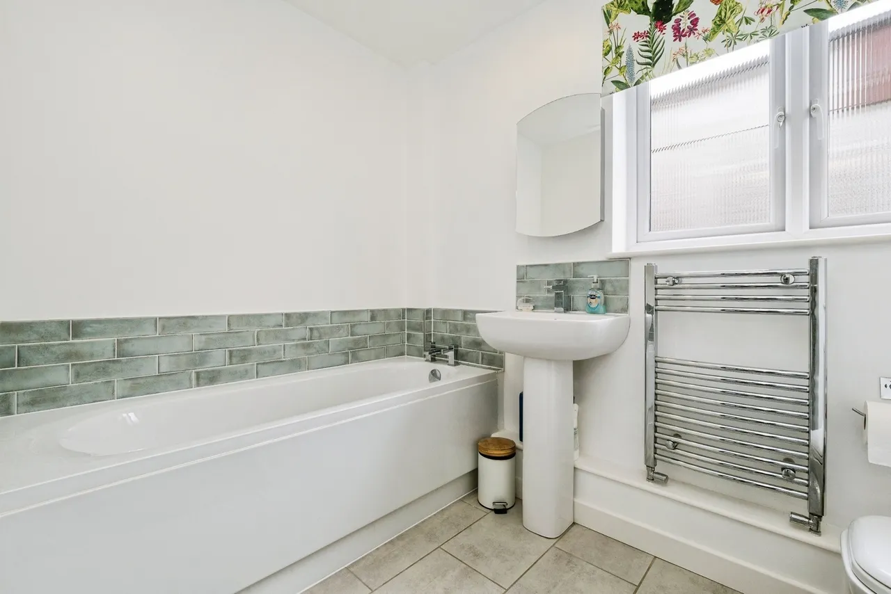 Briscoe Road, Rainham, RM13, photo 7