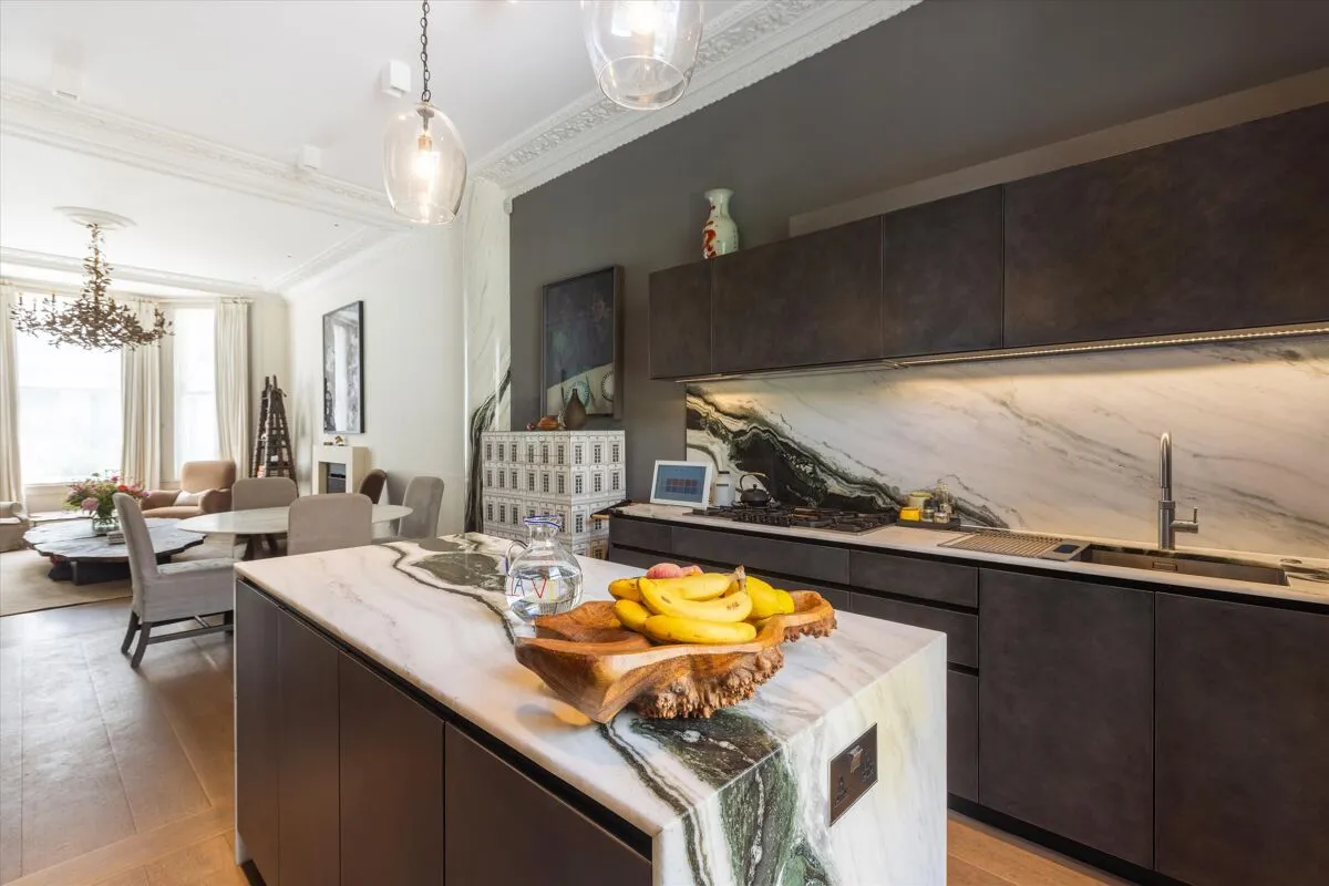 3 bed flat for sale, Stafford Terrace, London, W8