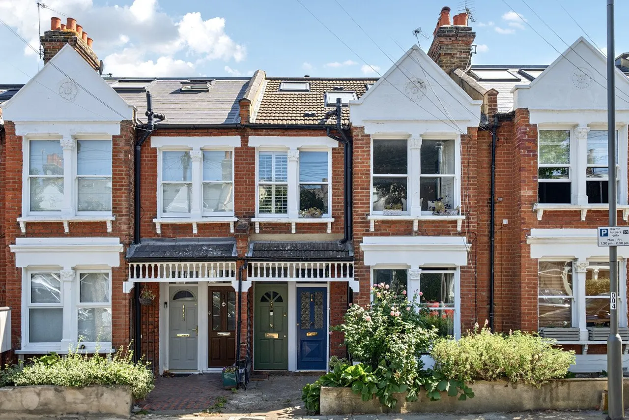 3 bed flat for sale — Trentham Street, Southfields, London, SW18