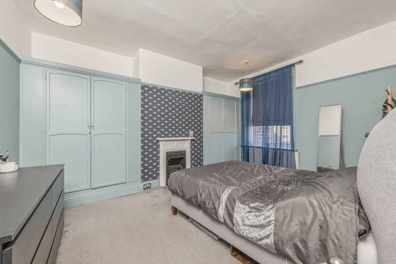 St Johns Road, Birkby, photo 5