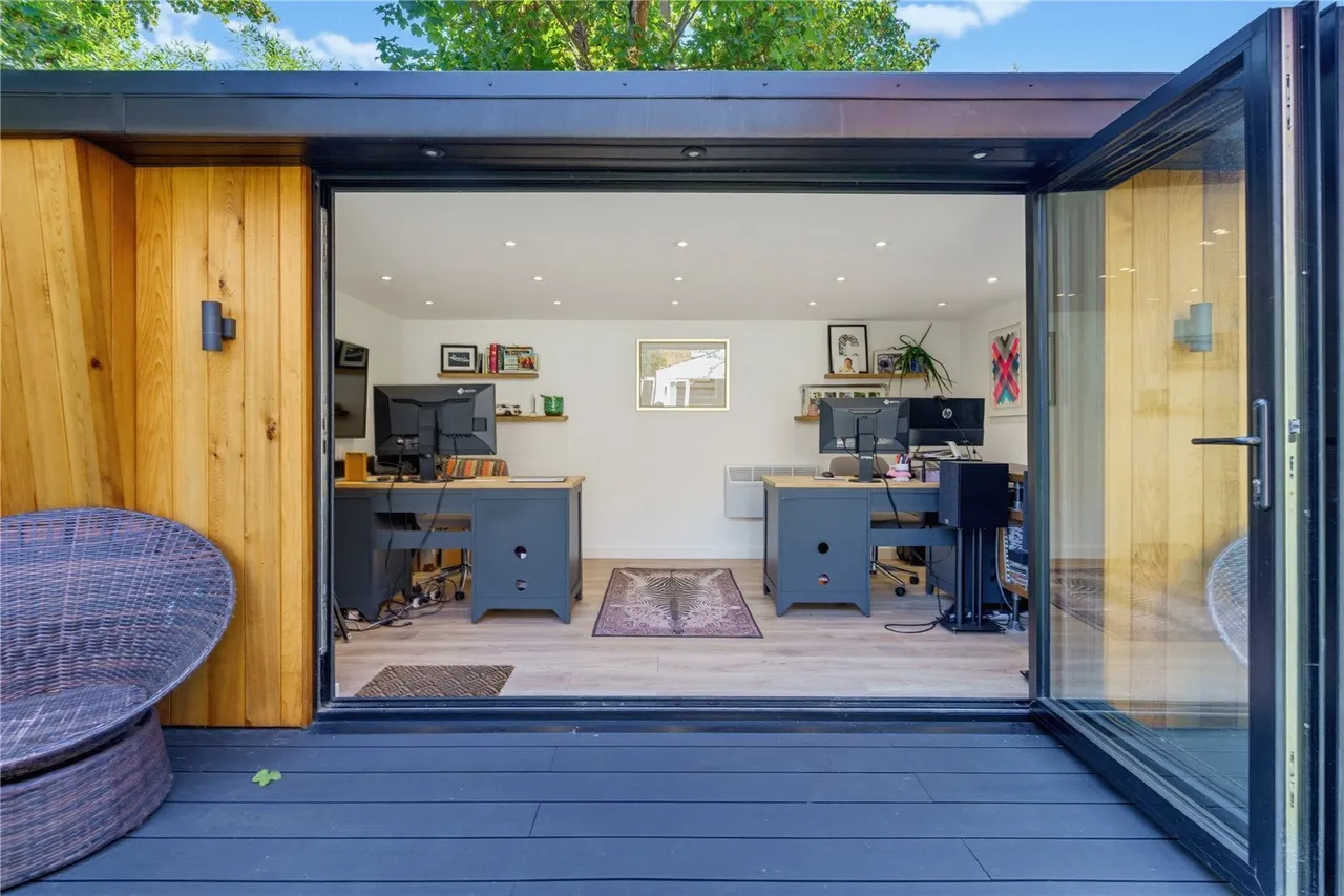 Malwood Road, London, SW12, photo 10